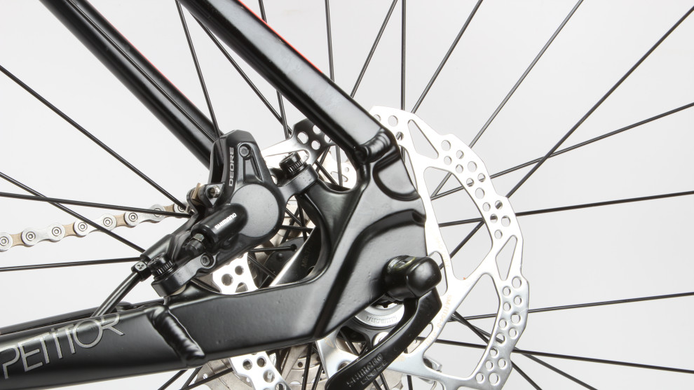 All-in-one dropouts provide a sturdy mounting point for the brake calliper and allow Avanti to slim down the seat stays.